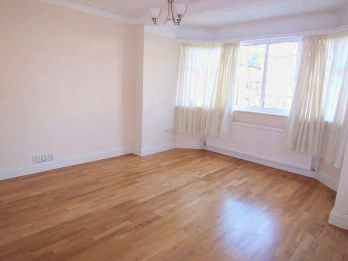 3 Bedroom Semi-Detached House To Rent In Clarence Avenue, New Malden, KT3