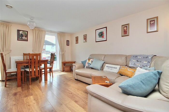 2 Bedroom Flat For Sale In Holman Court, Ipswich, Suffolk, IP2
