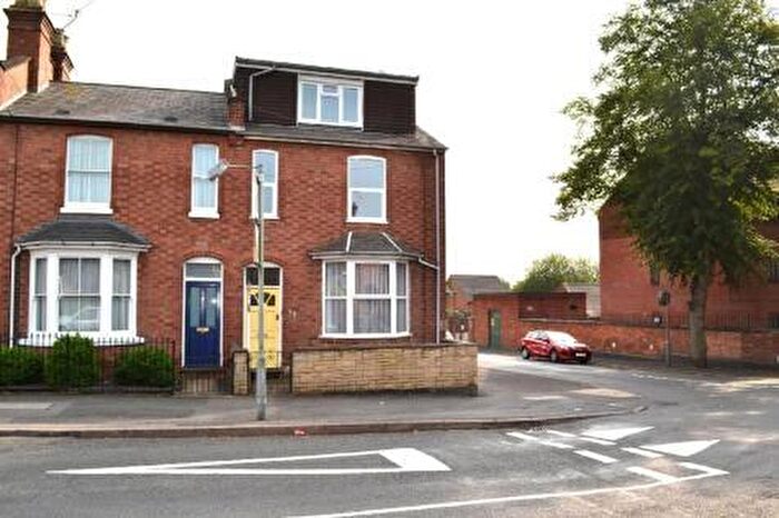 4 Bedroom Semi-Detached House To Rent In Leicester Street, Leamington Spa, Warwickshire, CV32