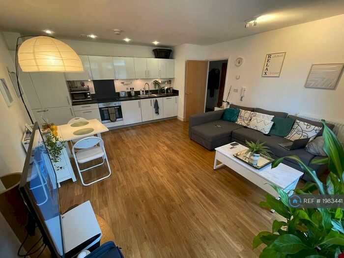 1 Bedroom Flat To Rent In Oxley Square, London, E3