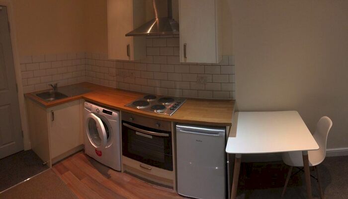Studio To Rent In Westgate, Wakefield, WF2