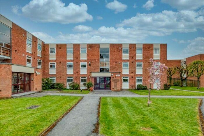 2 Bedroom Flat To Rent In Touchwood Hall Close, Solihull, B91