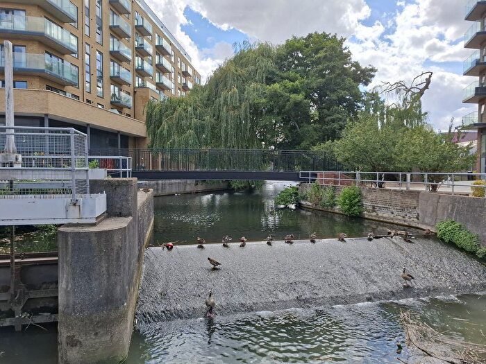 1 Bedroom Flat For Sale In William Mundy Way, Dartford, DA1
