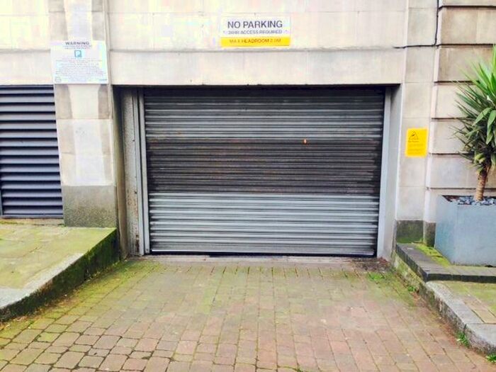 Garage / Parking To Rent In Pentonville Road, Kings Cross, N1