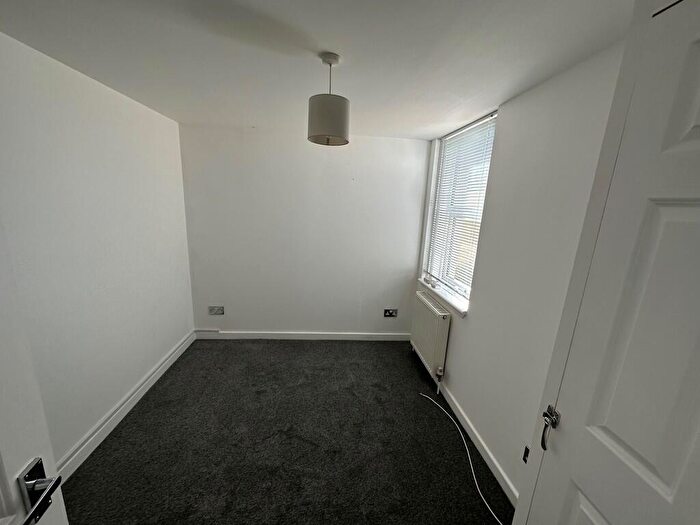 1 Bedroom Flat To Rent In Underdown Road, Southwick, BN42