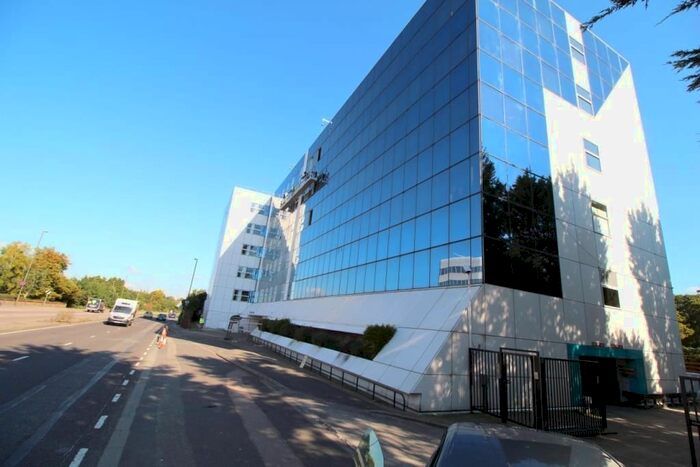 2 Bedroom Flat To Rent In London Road, Lowfield Heath, RH10