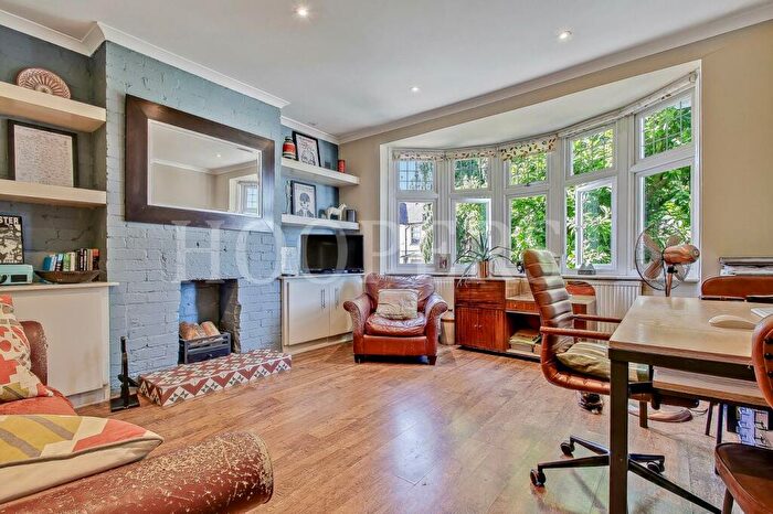2 Bedroom Flat For Sale In Prout Grove, London, NW10