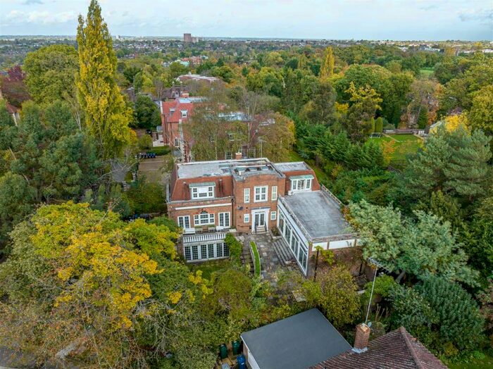 5 Bedroom Detached House For Sale In Canons Close, N2