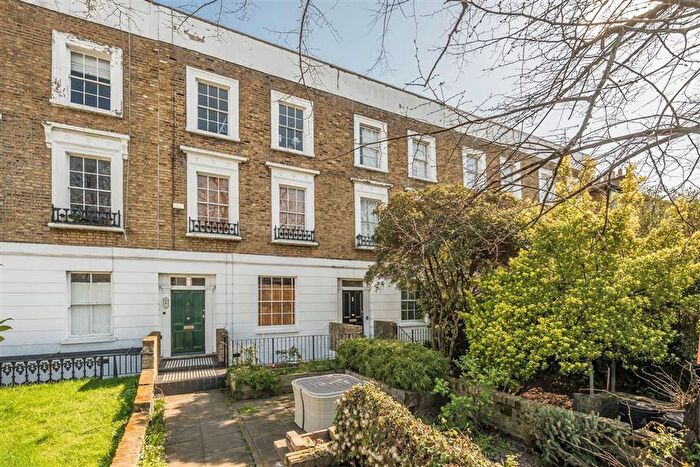 2 Bedroom Maisonette For Sale In Caledonian Road, London, N1