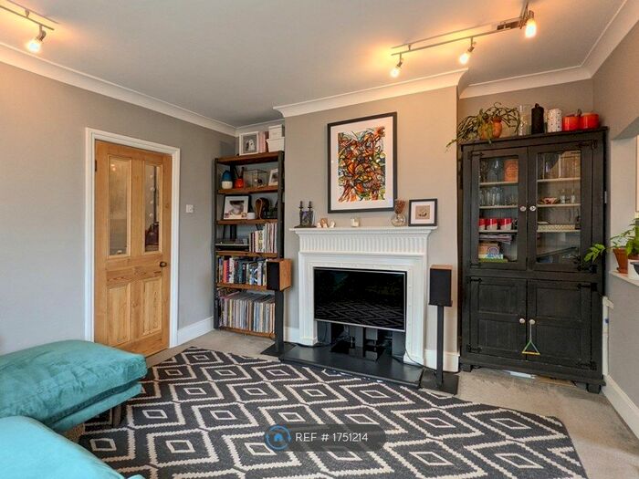 2 Bedroom Maisonette To Rent In Murray Road, London, W5