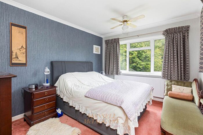 4 Bedroom Detached House For Sale In St. Marys Drive, Crawley, RH10