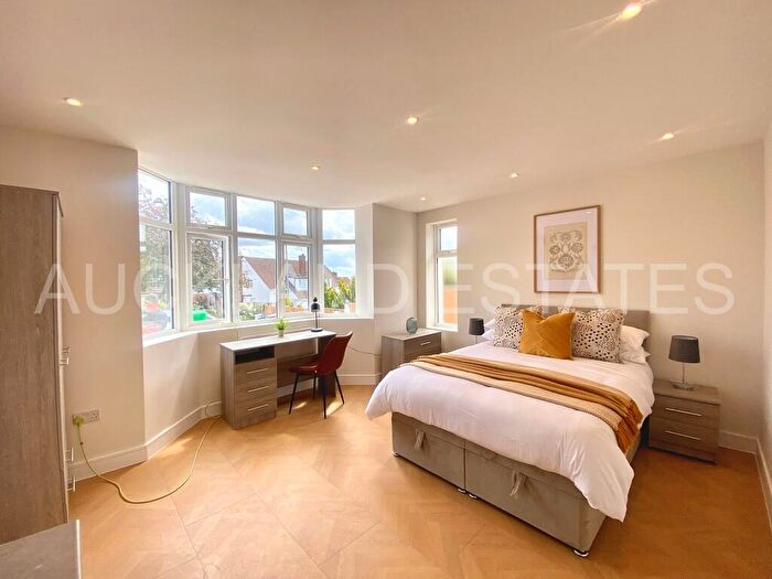 Studio To Rent In Tempest Avenue, Potters Bar, EN6