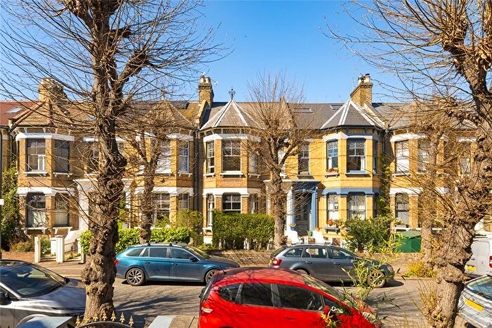 4 Bedroom Terraced House For Sale In Newick Road, London, E5