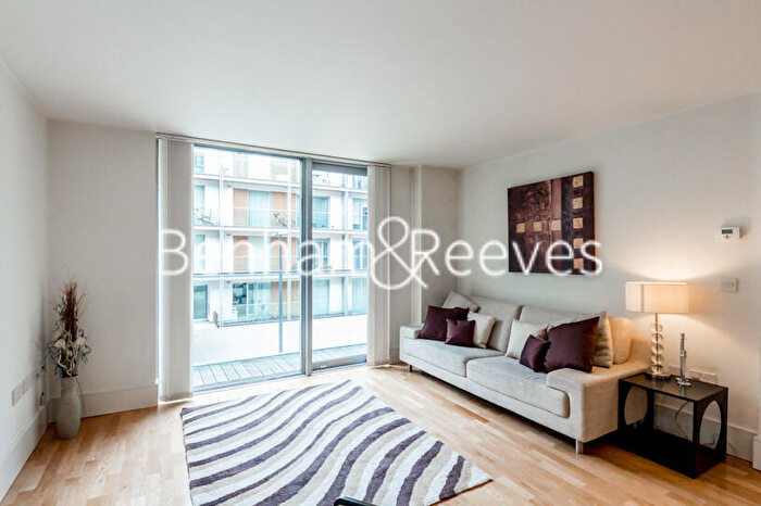 1 Bedroom Apartment To Rent In Highbury Stadium Square, Highbury, N5