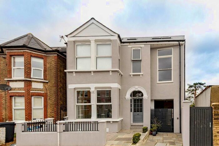 2 Bedroom Flat To Rent In Stockfield Road, London, SW16