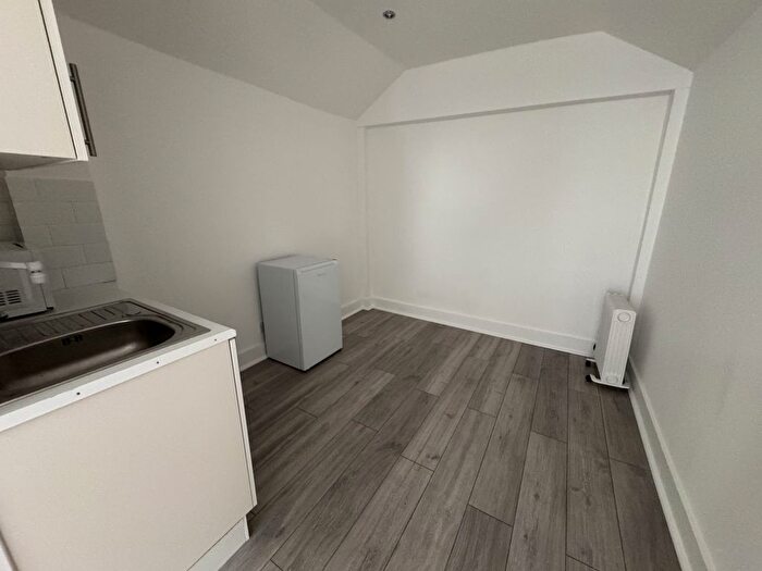1 Bedroom Studio To Rent In Tudor Drive, Morden, Surrey, SM4