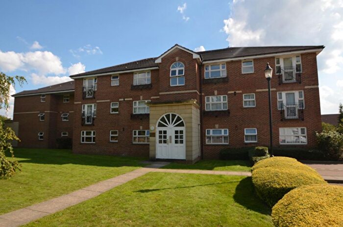 2 Bedroom Flat To Rent In Bunns Lane, Mill Hill, NW7