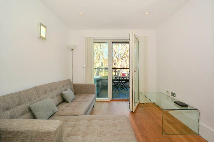 1 Bedroom Flat To Rent In Gabriel House, Islington Green, N1