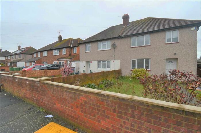 4 Bedroom Property To Rent In Mayplace Avenue, Crayford, Dartford, DA1