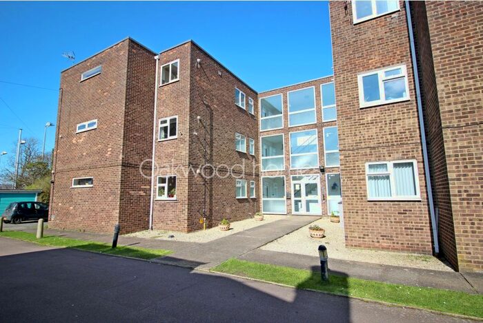 2 Bedroom Flat To Rent In Bairds Hill, Broadstairs CT10