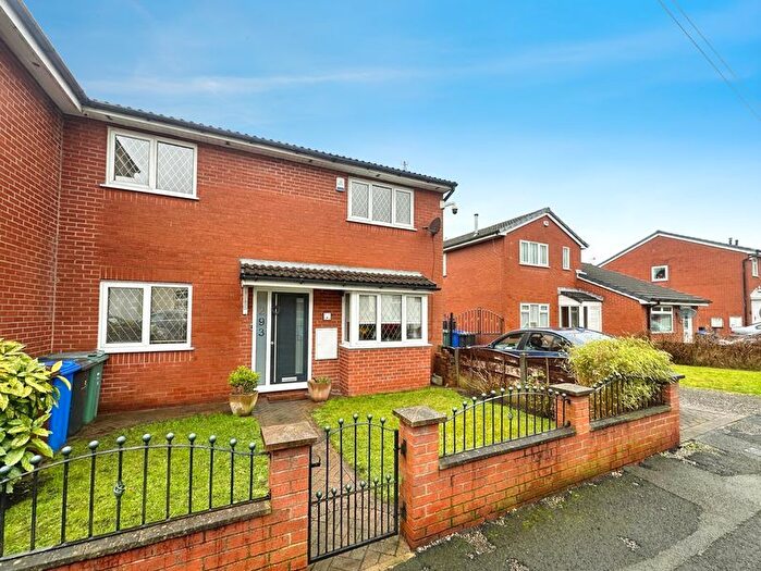 3 Bedroom Semi Detached House For Sale In Lever Street, Manchester, M26