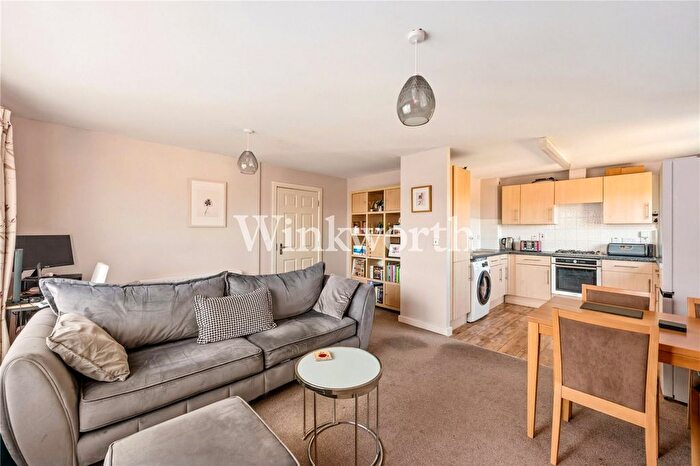 2 Bedroom Flat For Sale In Milton Road, London, N15