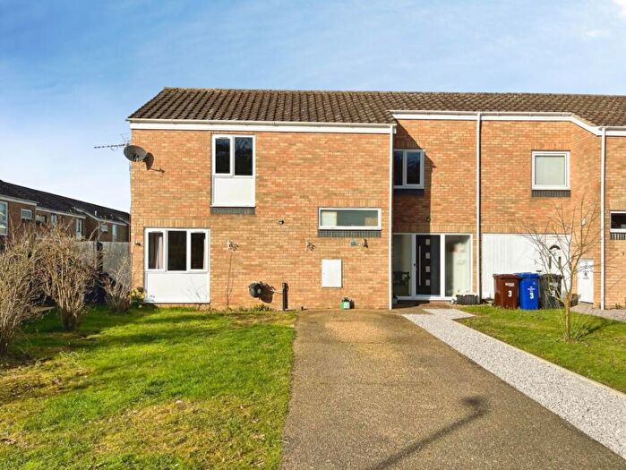 3 Bedroom Semi Detached House For Sale In Birch Walk, Raf Lakenheath, IP27