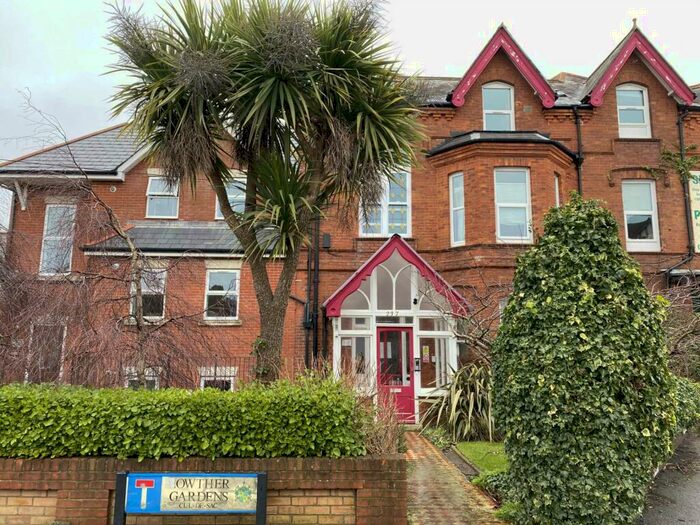 1 Bedroom Flat To Rent In Holdenhurst Road, Bournemouth, BH8