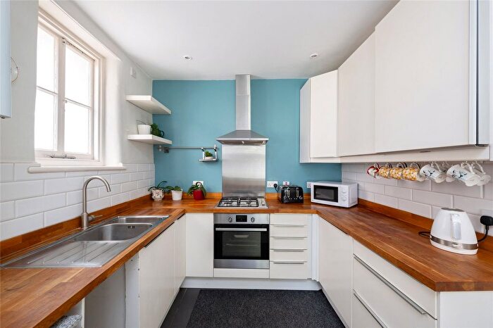 2 Bedroom Flat For Sale In Elmfield Mansions, Balham, SW17