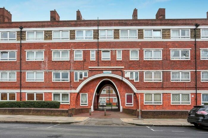 2 Bedroom Apartment To Rent In Neckinger Estate, London, SE16