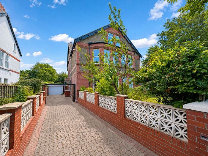5 Bedroom Maisonette For Sale In Meols Drive, Hoylake, CH47
