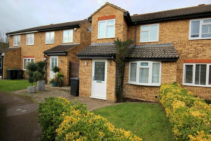 3 Bedroom Semi-Detached House To Rent In Avon Rise, Flitwick, MK45