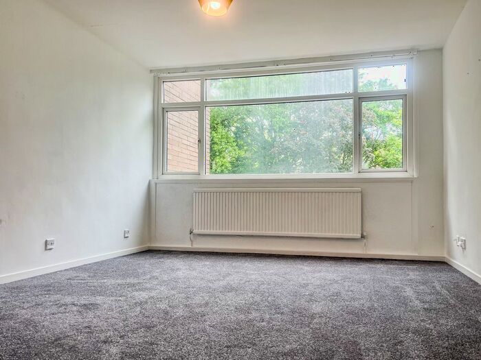 4 Bedroom Town House To Rent In Coburg Crescent, Lambeth, SW2