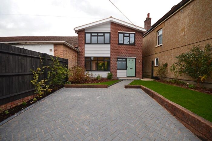 3 Bedroom Link Detached House To Rent In Beehive Lane, Chelmsford, Essex, CM2