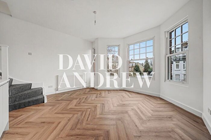 2 Bedroom Apartment To Rent In Fairfield Gardens, London, N8