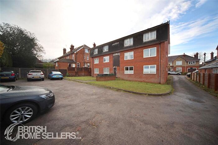 2 Bedroom Apartment For Sale In Carlisle Avenue, St. Albans, Hertfordshire, AL3