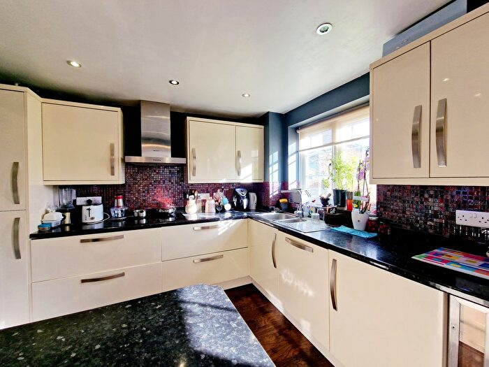 4 Bedroom Semi-Detached House To Rent In Pool Road, West Molesey, KT8