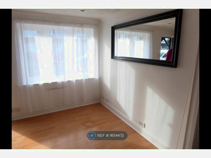 1 Bedroom Terraced House To Rent In Shandon Road, Worthing, BN14