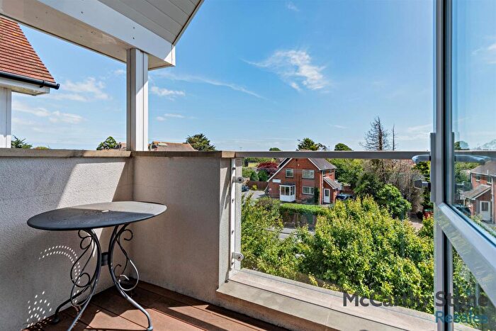 1 Bedroom Apartment For Sale In Farringford Court, Avenue Road, Lymington, SO41