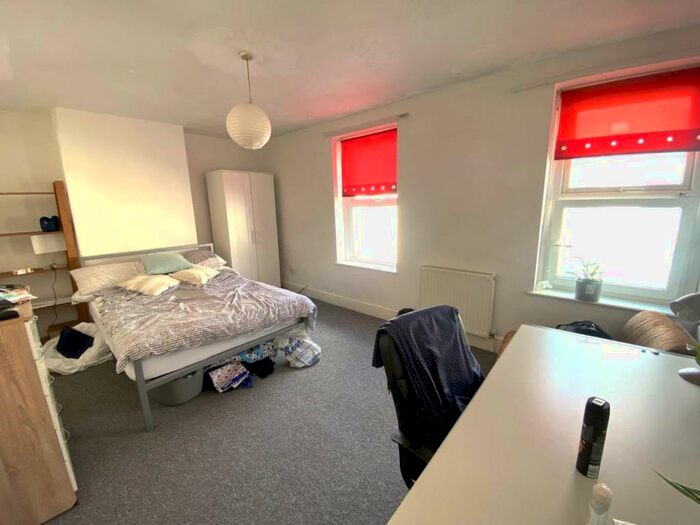 4 Bedroom House To Rent In Flora Street, Cathays, CF24