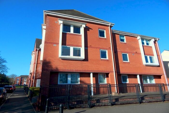 2 Bedroom Flat To Rent In School Close, Northfield, Birmingham B31