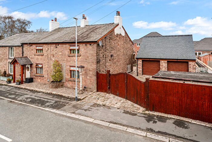 4 Bedroom Semi-Detached House For Sale In Charter Lane, Charnock Richard, PR7