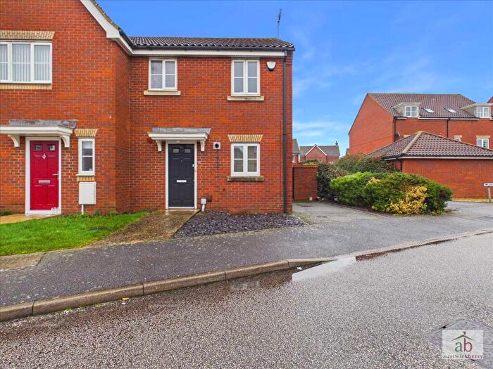 3 Bedroom Semi-Detached House To Rent In Jennings Drift, Ipswich, IP5