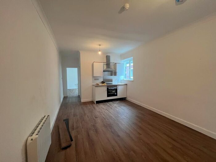 1 Bedroom Flat To Rent In Stirling Road, Edgbaston, Birmingham, B16