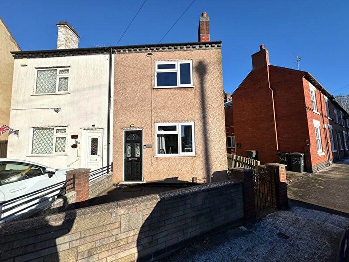 3 Bedroom Semi-Detached House For Sale In Heath End Road, Nuneaton, CV10