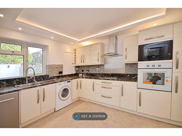 3 Bedroom Terraced House To Rent In Manor Road, London, SE25