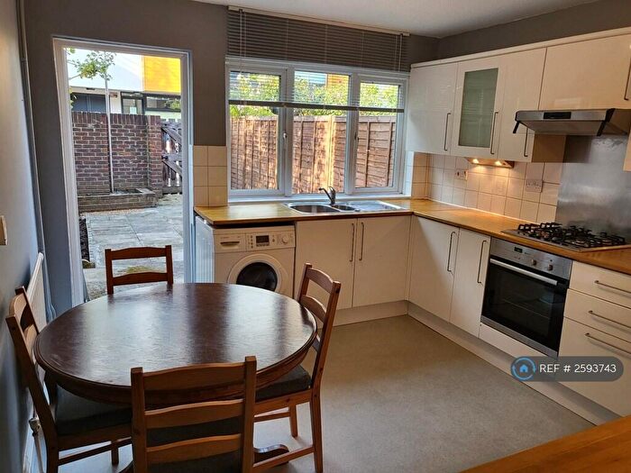 3 Bedroom Terraced House To Rent In Bletsoe Walk, London, N1