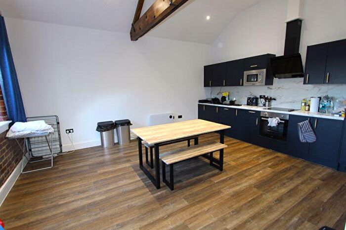 3 Bedroom Apartment To Rent In St Michaels Road, Northampton, NN1