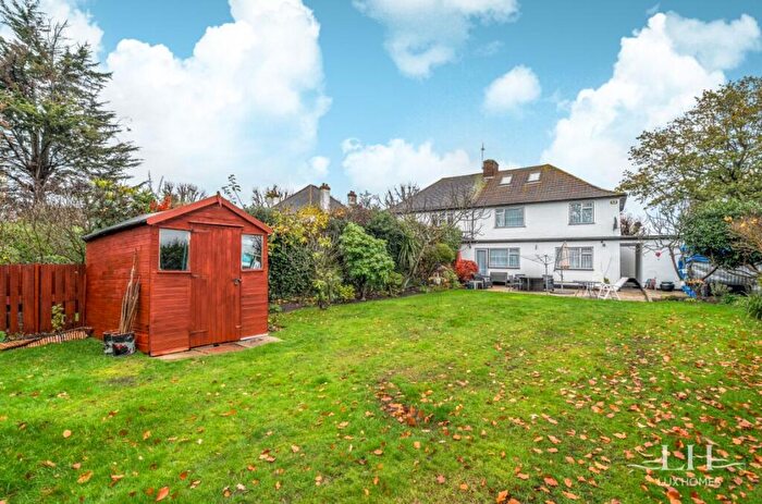 4 Bedroom Semi Detached House For Sale In Crossways, Gidea Park, RM2