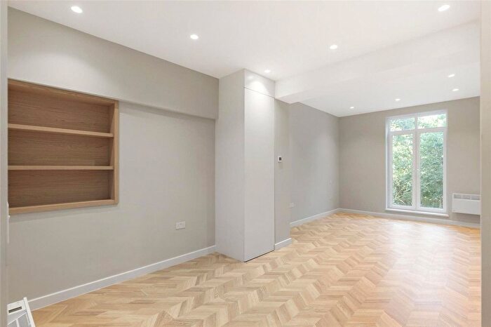 Studio To Rent In Anerley Hill, London, SE19